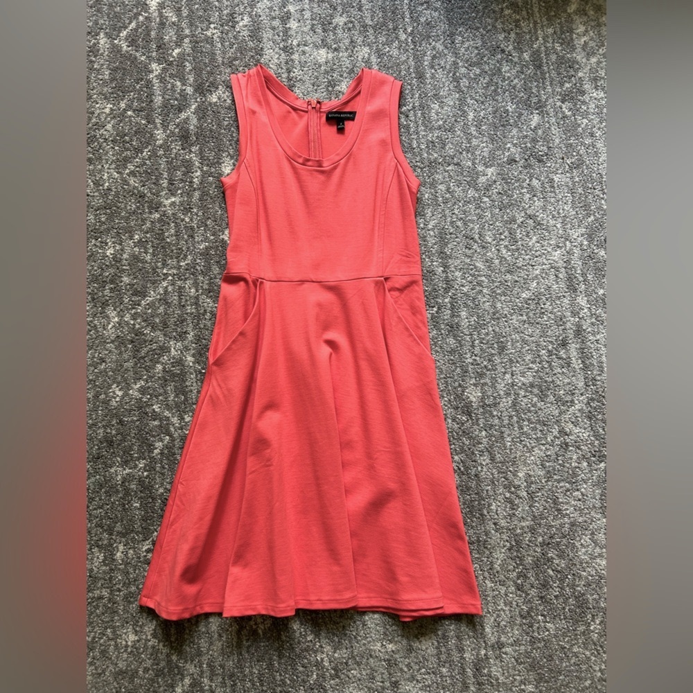 Banana Republic Coral Sleeveless Dress with Pockets - size 2